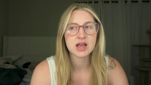 Snapshot of softslutxo chatting on 06-25-26, 04:34 softslutxo online show from 06-25-26, 04:34