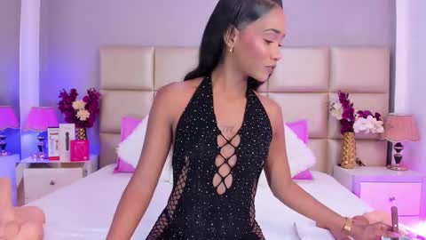 Snapshot of sofynovoa chatting on 11-30-25, 02:48 online show from 11-30-25, 02:48