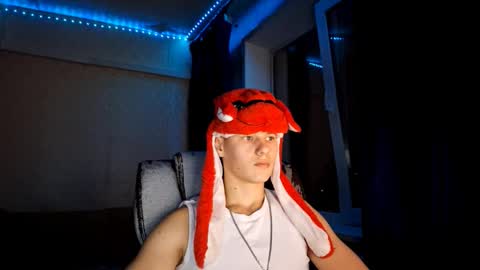 Snapshot of solarrogue chatting on 12-02-25, 09:21 Max online show from 12-02-25, 09:21