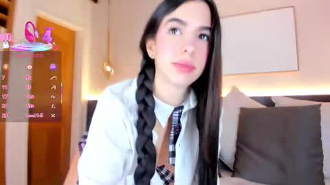 Snapshot of solavelar chatting on 10-23-25, 03:50 Sol Avelar online show from 10-23-25, 03:50