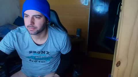 Snapshot of soldado14m chatting on 06-18-26, 09:14 ManuAiluPlay online show from 06-18-26, 09:14
