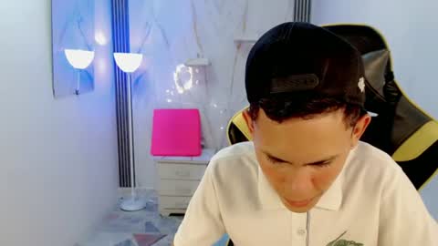 Snapshot of sombra_18 chatting on 07-03-26, 05:19 ESTEBAN online show from 07-03-26, 05:19