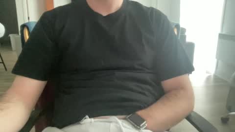 Snapshot of someoneyoudontsee chatting on 09-25-25, 01:37 someoneyoudontsee online show from 09-25-25, 01:37