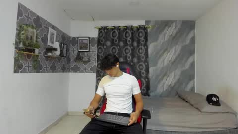 son_hades online show from 04-09-26, 03:39