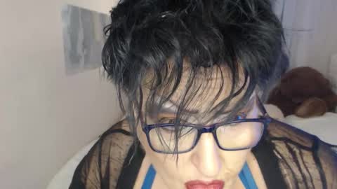 sondrariddle online show from 11-11-25, 09:15