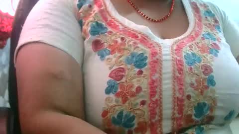 soni88888 online show from 12-05-25, 04:43