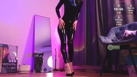 Snapshot of sonia__rose chatting on 02-04-25, 04:08 Sonia online show from 02-04-25, 04:08