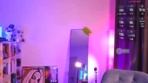 Snapshot of sonia__rose chatting on 02-14-25, 04:09 Sonia online show from 02-14-25, 04:09