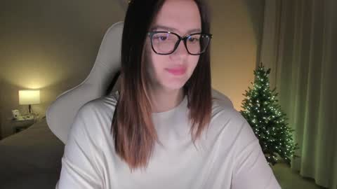 sonia_moon_ online show from 12-28-24, 01:18