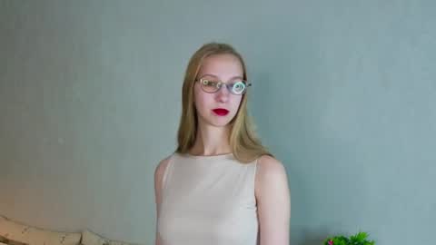 Im Lina Welcome guys online show from 11-28-25, 01:52