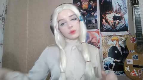 Mila online show from 03-18-26, 04:32