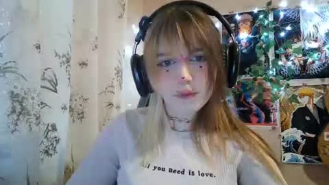 Snapshot of sonwosick chatting on 07-07-26, 03:27 Mila online show from 07-07-26, 03:27