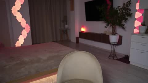 Snapshot of sony_play chatting on 02-28-25, 04:42 Sony online show from 02-28-25, 04:42