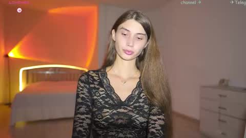 Snapshot of sony_play chatting on 09-14-25, 05:01 Sony online show from 09-14-25, 05:01