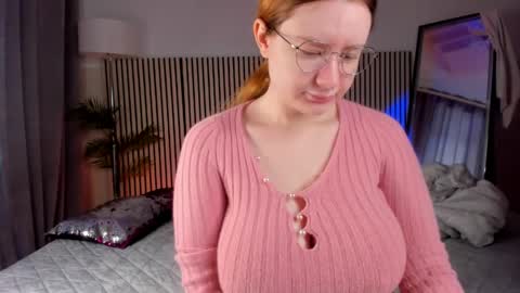 Snapshot of sonya_baby chatting on 04-13-26, 10:32 SONIA online show from 04-13-26, 10:32