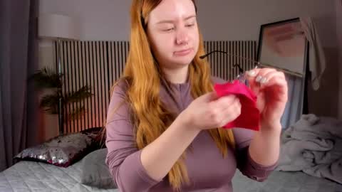 Snapshot of sonya_baby chatting on 04-15-26, 08:43 SONIA online show from 04-15-26, 08:43
