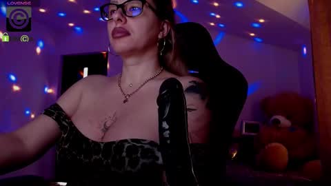 Snapshot of sonyadevon chatting on 02-20-25, 10:48 Sonia online show from 02-20-25, 10:48