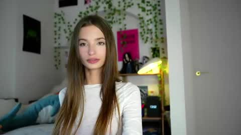 Snapshot of sonyaericsson chatting on 07-09-26, 10:52 Eva 3 online show from 07-09-26, 10:52