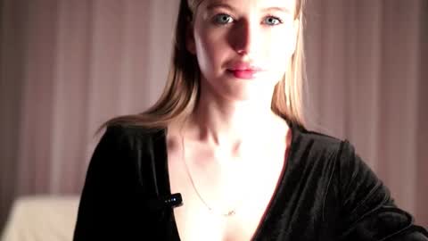 Mona Wice online show from 12-16-25, 02:22