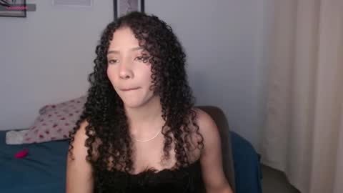 Snapshot of sophi_baby chatting on 09-14-25, 03:38 Sophi baby online show from 09-14-25, 03:38