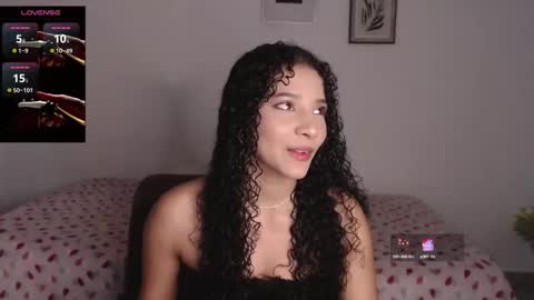 Snapshot of sophi_baby chatting on 09-22-25, 04:25 Sophi baby online show from 09-22-25, 04:25