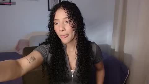 Snapshot of sophi_baby chatting on 10-15-25, 02:11 Sophi baby online show from 10-15-25, 02:11