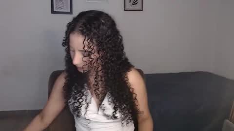 Snapshot of sophi_baby chatting on 11-17-25, 04:18 Sophi baby online show from 11-17-25, 04:18