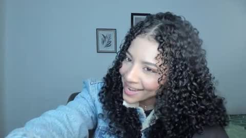 Snapshot of sophi_baby chatting on 02-14-26, 11:45 Sophi baby online show from 02-14-26, 11:45