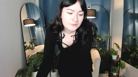 Snapshot of sophi_browny chatting on 12-02-25, 07:25 Sophi online show from 12-02-25, 07:25