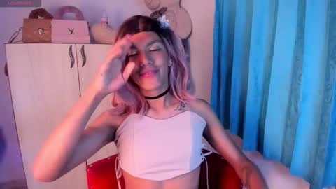 Snapshot of sophi_lu1 chatting on 10-28-25, 03:25 sophi lovely online show from 10-28-25, 03:25