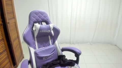 Snapshot of sophia_cossio2 chatting on 11-17-25, 02:17 Sara Sophia online show from 11-17-25, 02:17