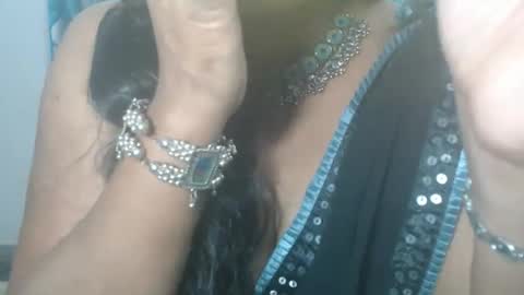 Snapshot of sophia_indian chatting on 05-18-26, 04:51 Sophia Tamil online show from 05-18-26, 04:51
