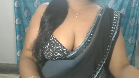 Snapshot of sophia_indian chatting on 06-16-26, 07:00 Sophia Tamil online show from 06-16-26, 07:00