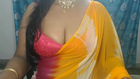 Snapshot of sophia_indian chatting on 06-18-26, 09:47 Sophia Tamil online show from 06-18-26, 09:47