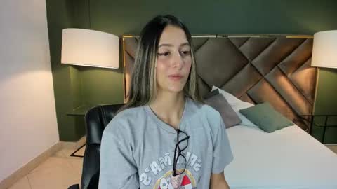 Sofia online show from 02-04-26, 01:50