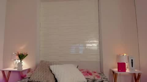 Snapshot of sophia_stonne chatting on 05-06-26, 12:10 S O P H I A online show from 05-06-26, 12:10