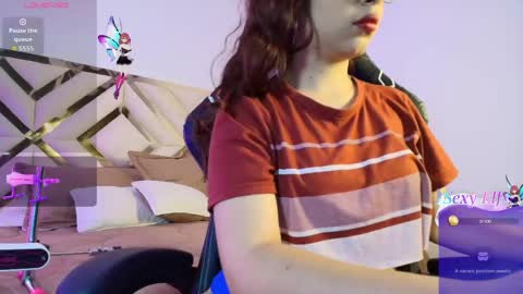 Snapshot of sophia_velvett chatting on 04-17-26, 12:19 sophia_velvett online show from 04-17-26, 12:19