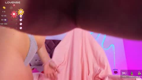 Snapshot of sophiaa__1 chatting on 02-19-26, 01:51 Sophia online show from 02-19-26, 01:51