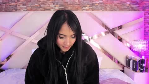Sophia Paris online show from 10-17-25, 02:59