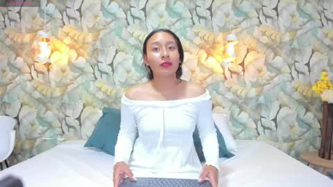 Snapshot of sophiaadaviss chatting on 04-14-26, 10:16 Sophiaa online show from 04-14-26, 10:16