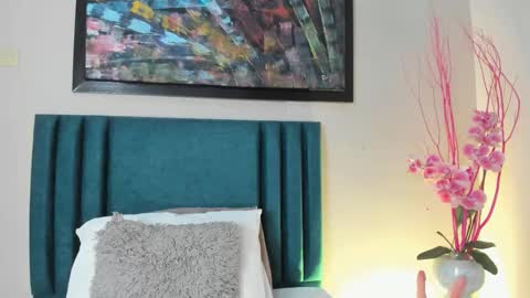 Snapshot of sophiacolliins chatting on 10-13-25, 12:16 sophiacolliins online show from 10-13-25, 12:16