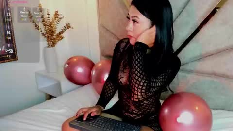 Snapshot of sophiacortes chatting on 10-05-25, 09:07 sophia cortes online show from 10-05-25, 09:07