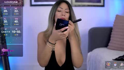 Sophie online show from 03-30-26, 03:18