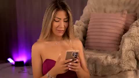 Snapshot of sophiapotts chatting on 06-16-26, 03:09 Sophie online show from 06-16-26, 03:09