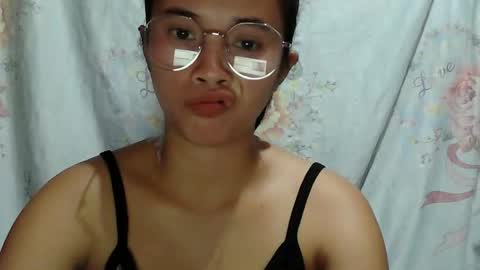 sophie_193 online show from 04-16-26, 06:09
