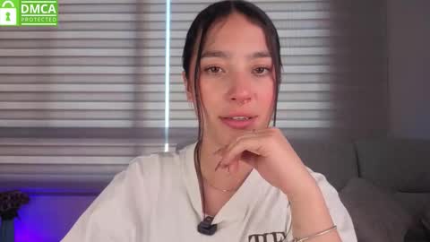 Sophie  online show from 11-11-25, 09:15