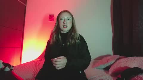 Snapshot of sophie_collins13 chatting on 12-29-24, 03:54 Sophie online show from 12-29-24, 03:54