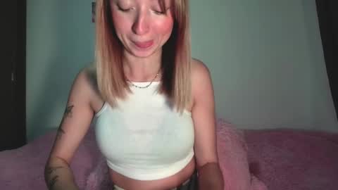 Snapshot of sophie_collins13 chatting on 01-27-25, 11:43 Sophie online show from 01-27-25, 11:43