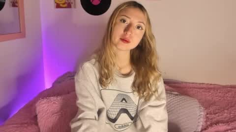 Sophie online show from 04-18-26, 07:34