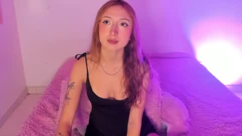 Snapshot of sophie_collins13 chatting on 07-10-26, 06:50 Sophie online show from 07-10-26, 06:50